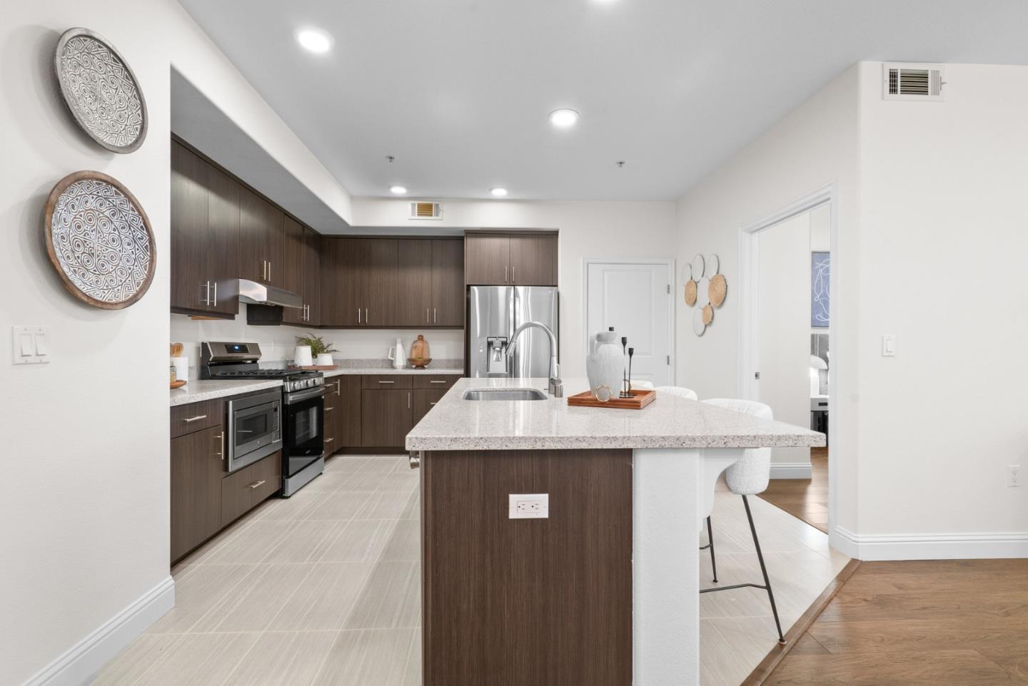 2585 El Camino Real 205