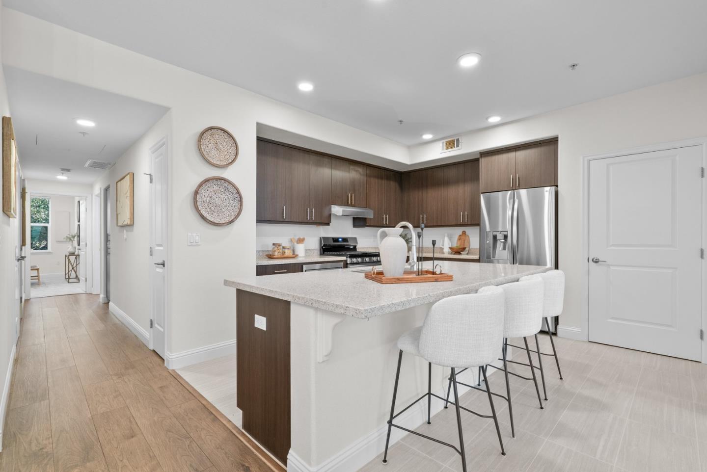 2585 El Camino Real 205