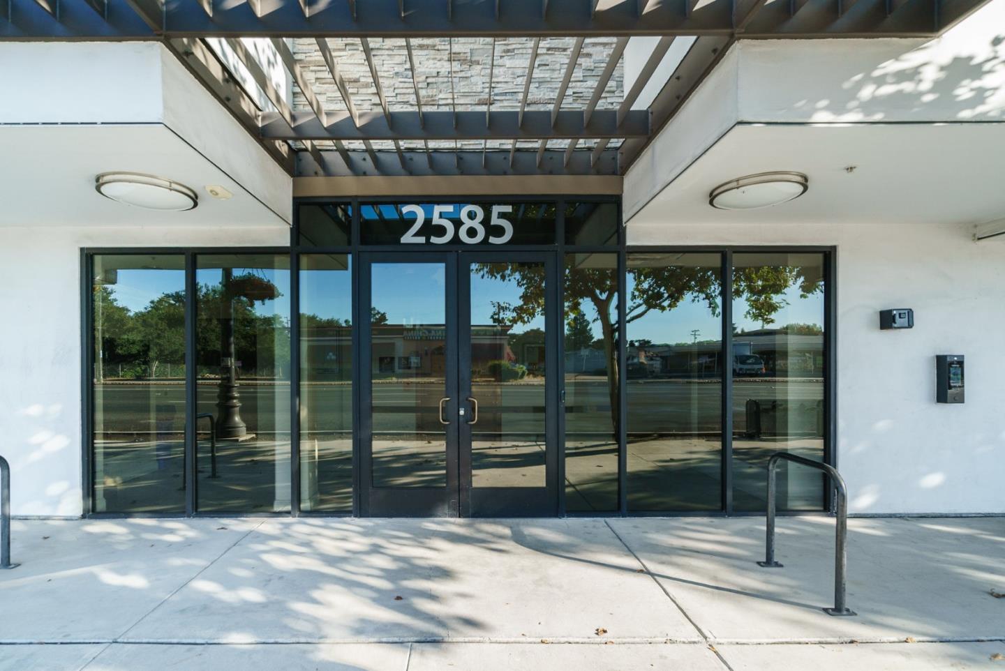 2585 El Camino Real 205