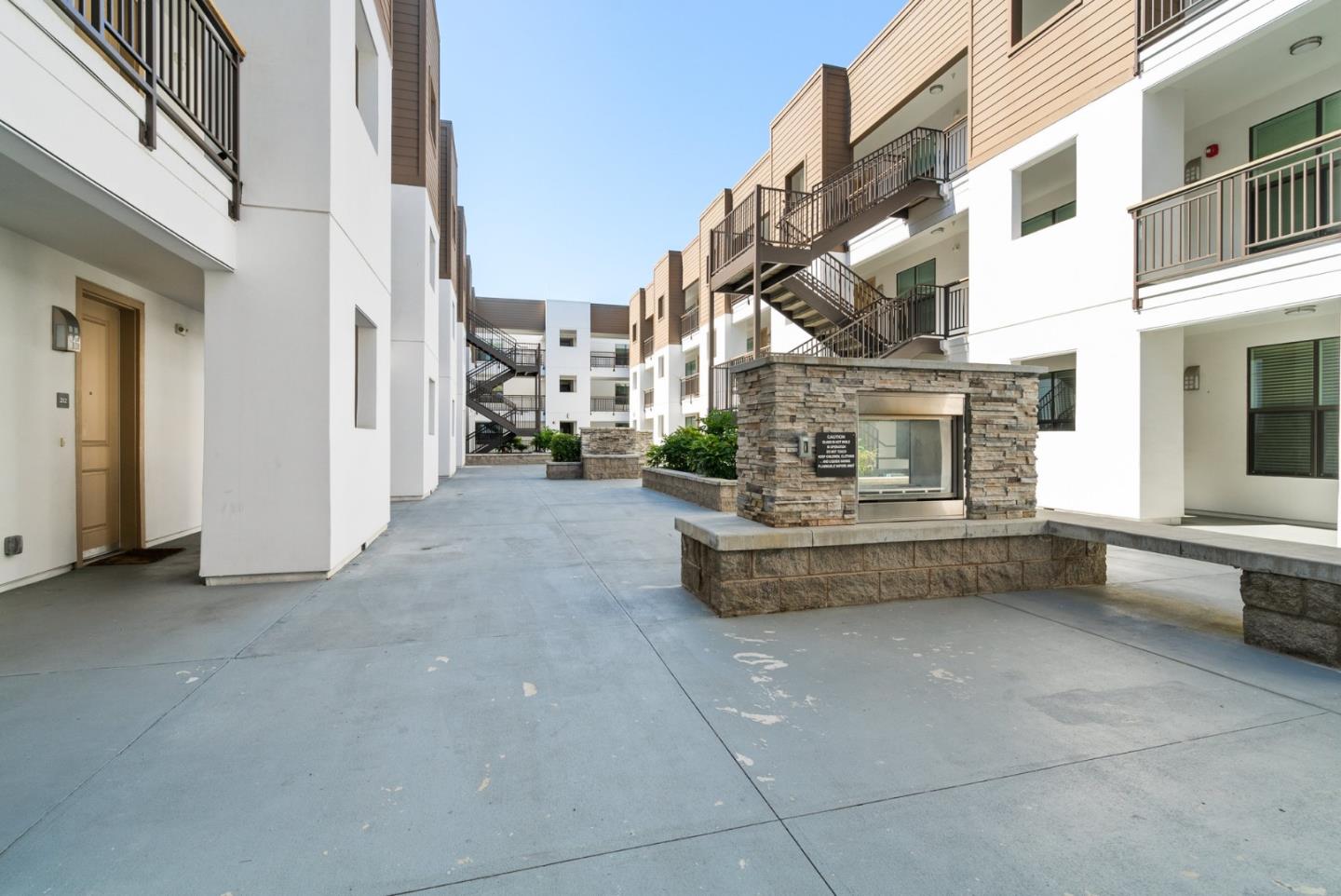 2585 El Camino Real 205