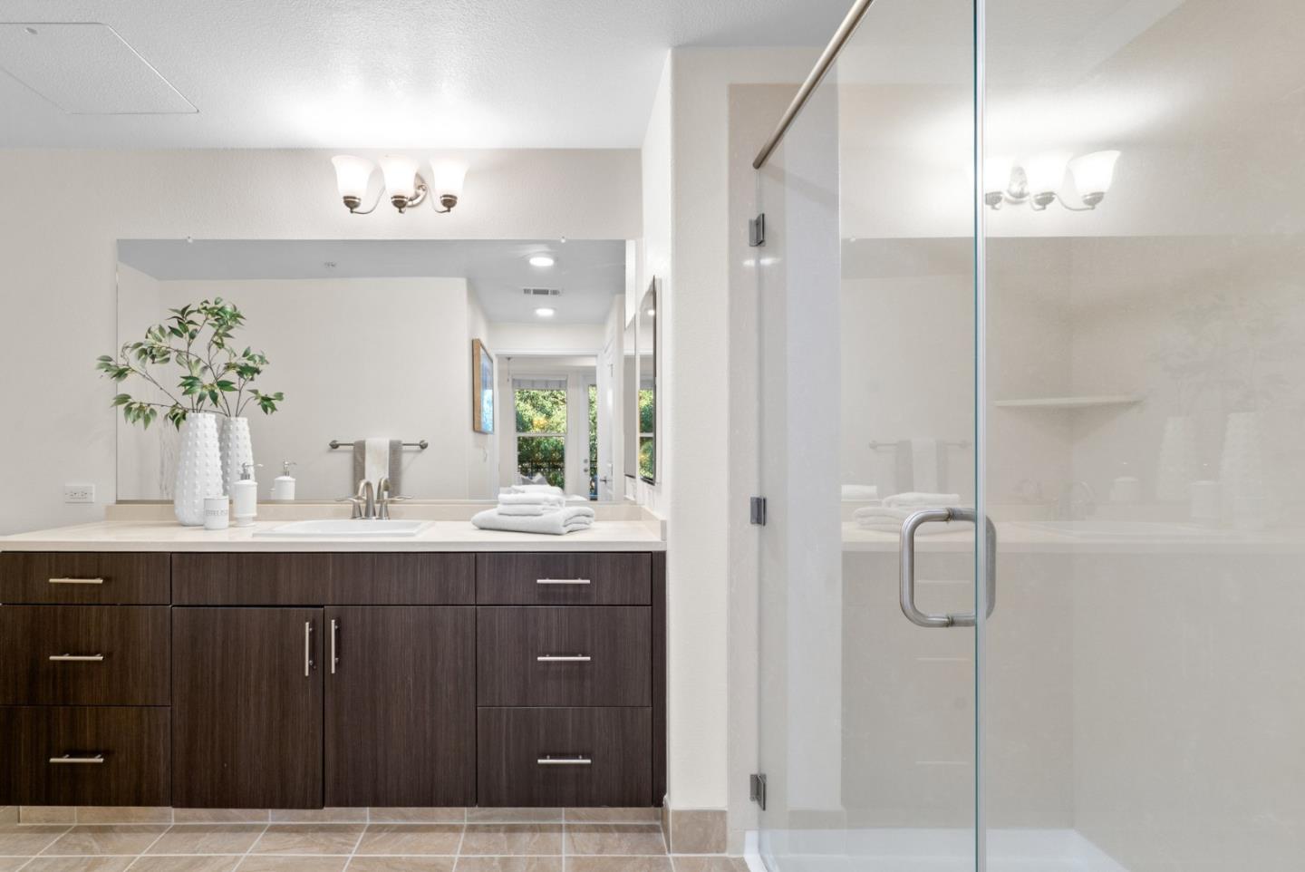 2585 El Camino Real 205