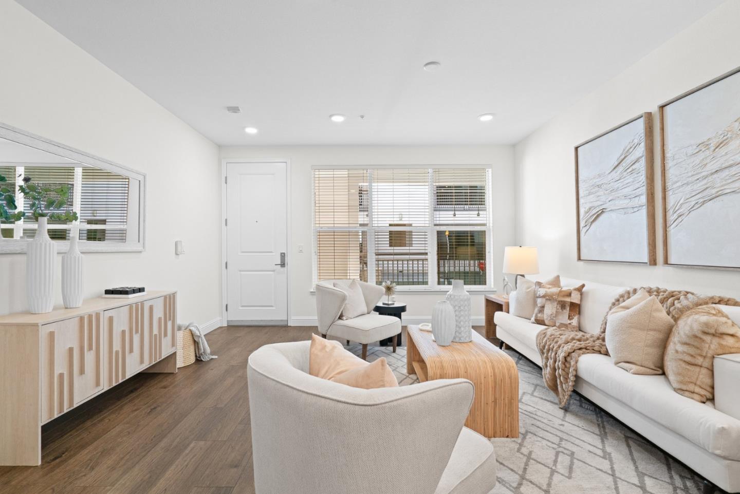 2585 El Camino Real 205