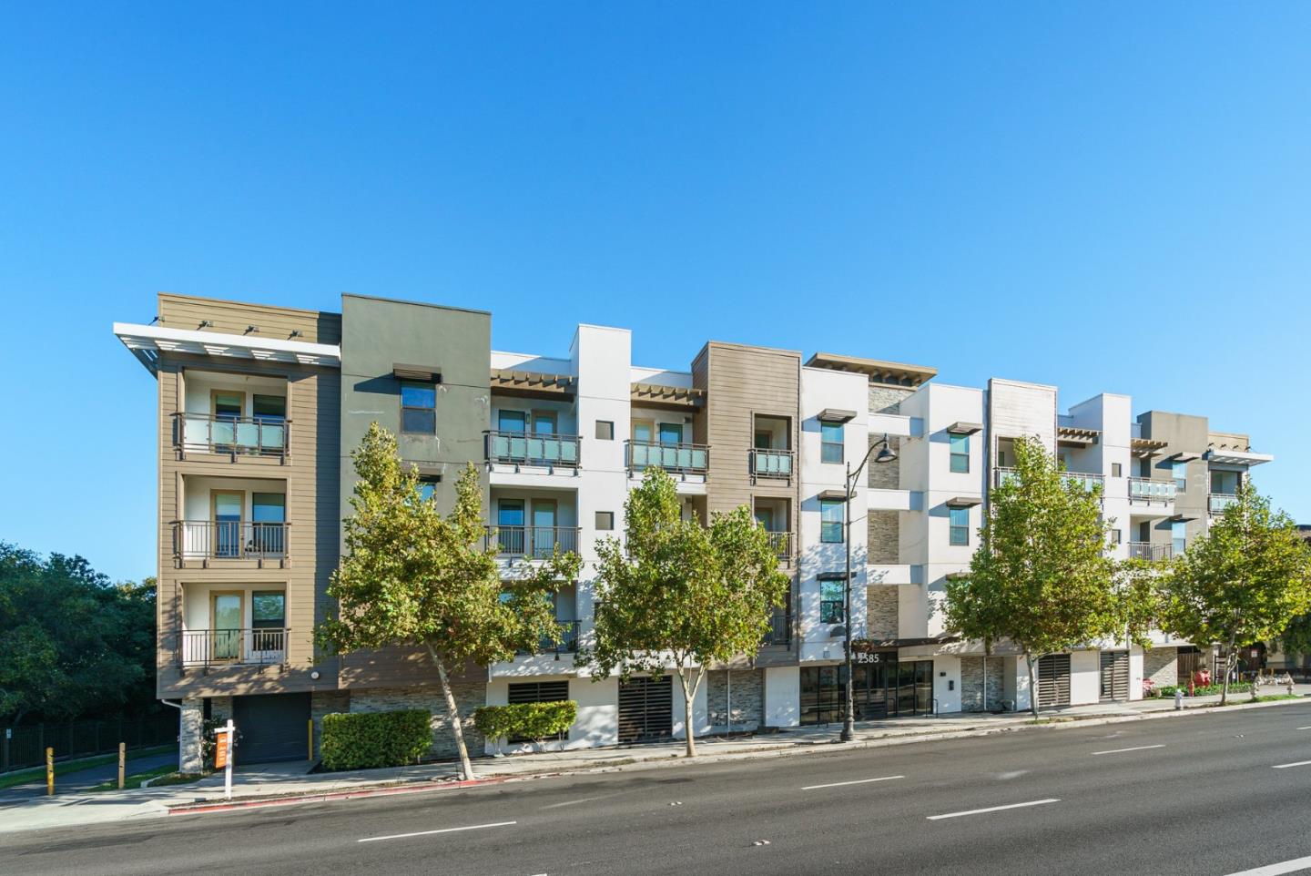 2585 El Camino Real 205