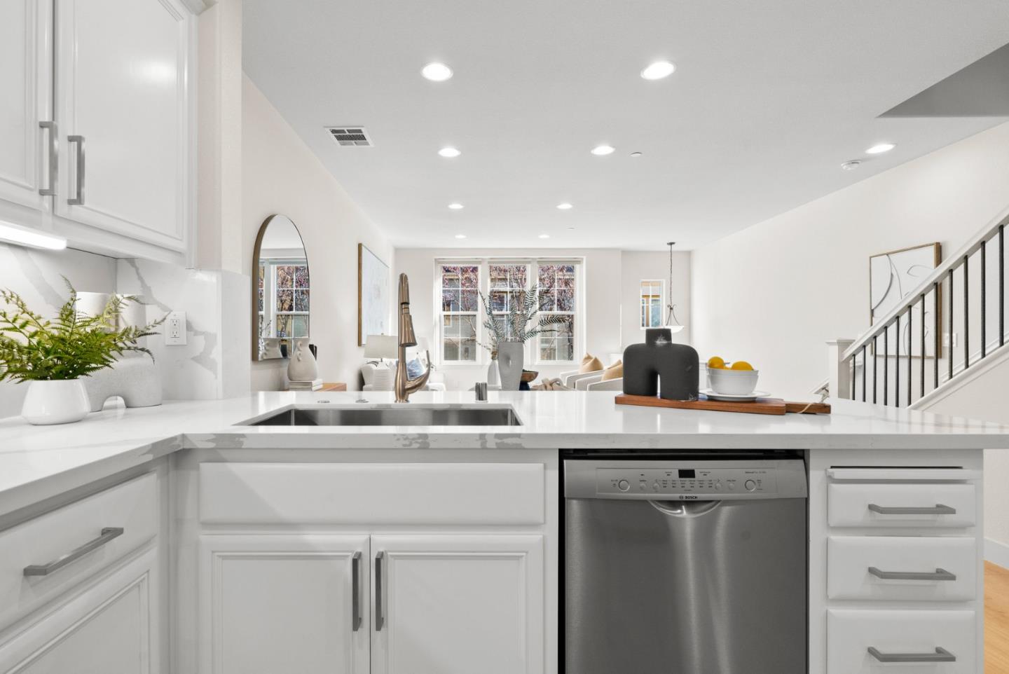 4583 Laird CIR