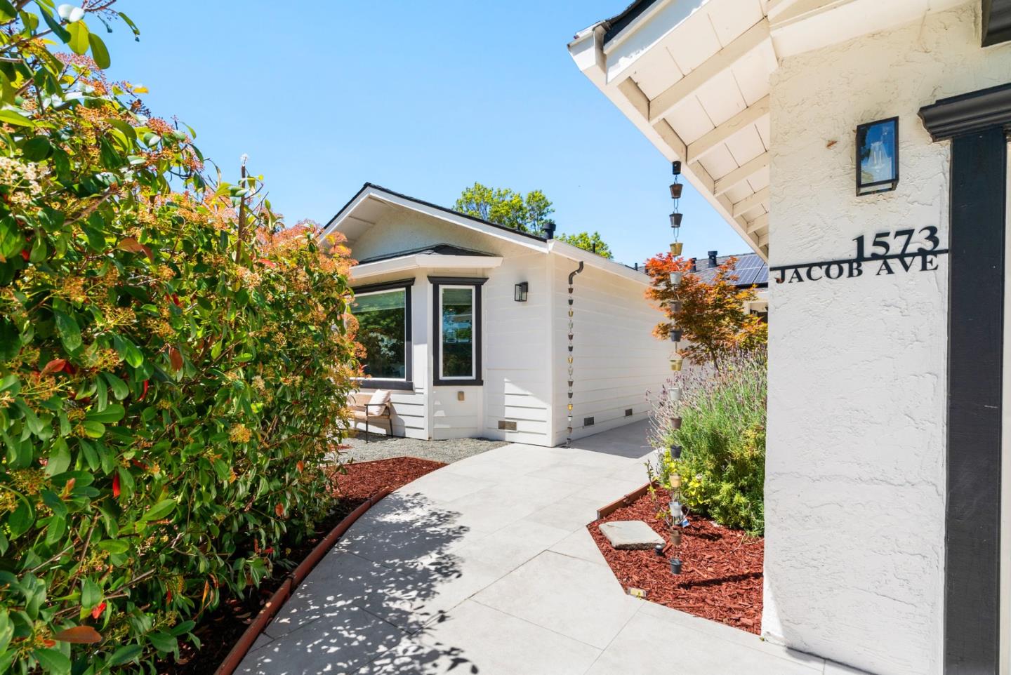 1573 Jacob AVE