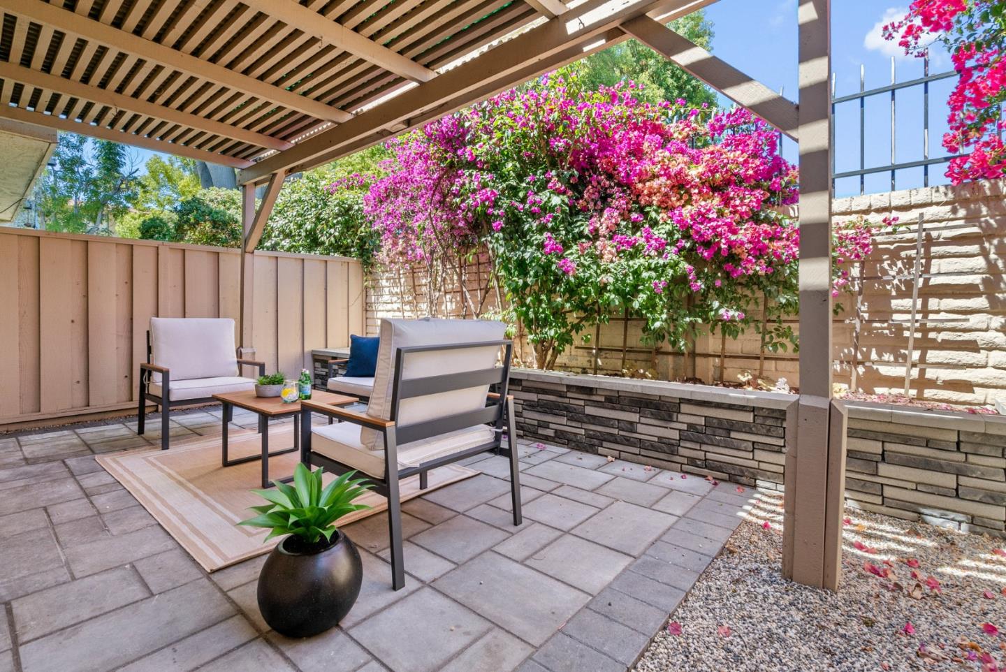 3179 Loma Verde Drive 2