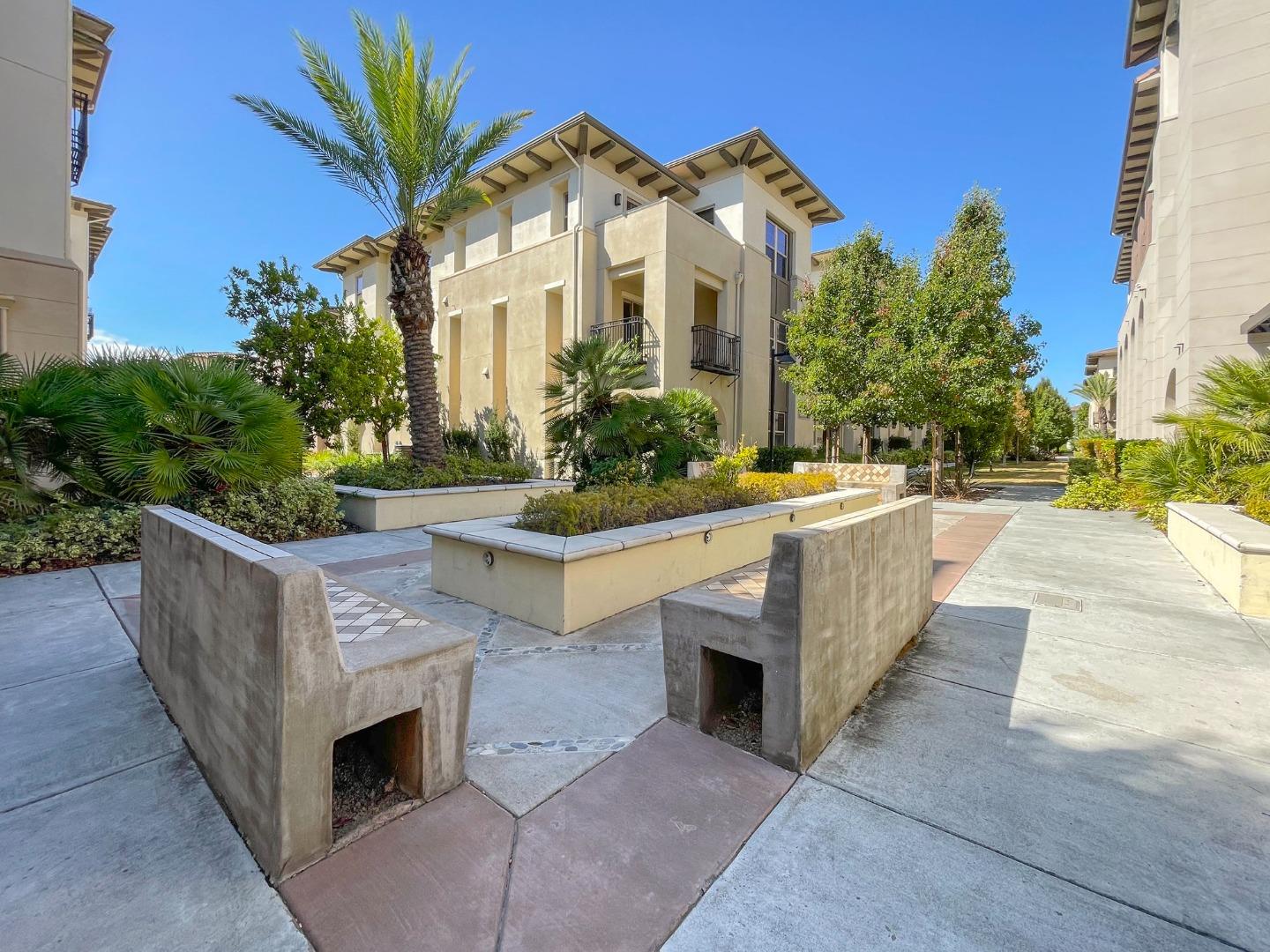 1087 Bigleaf Place 108