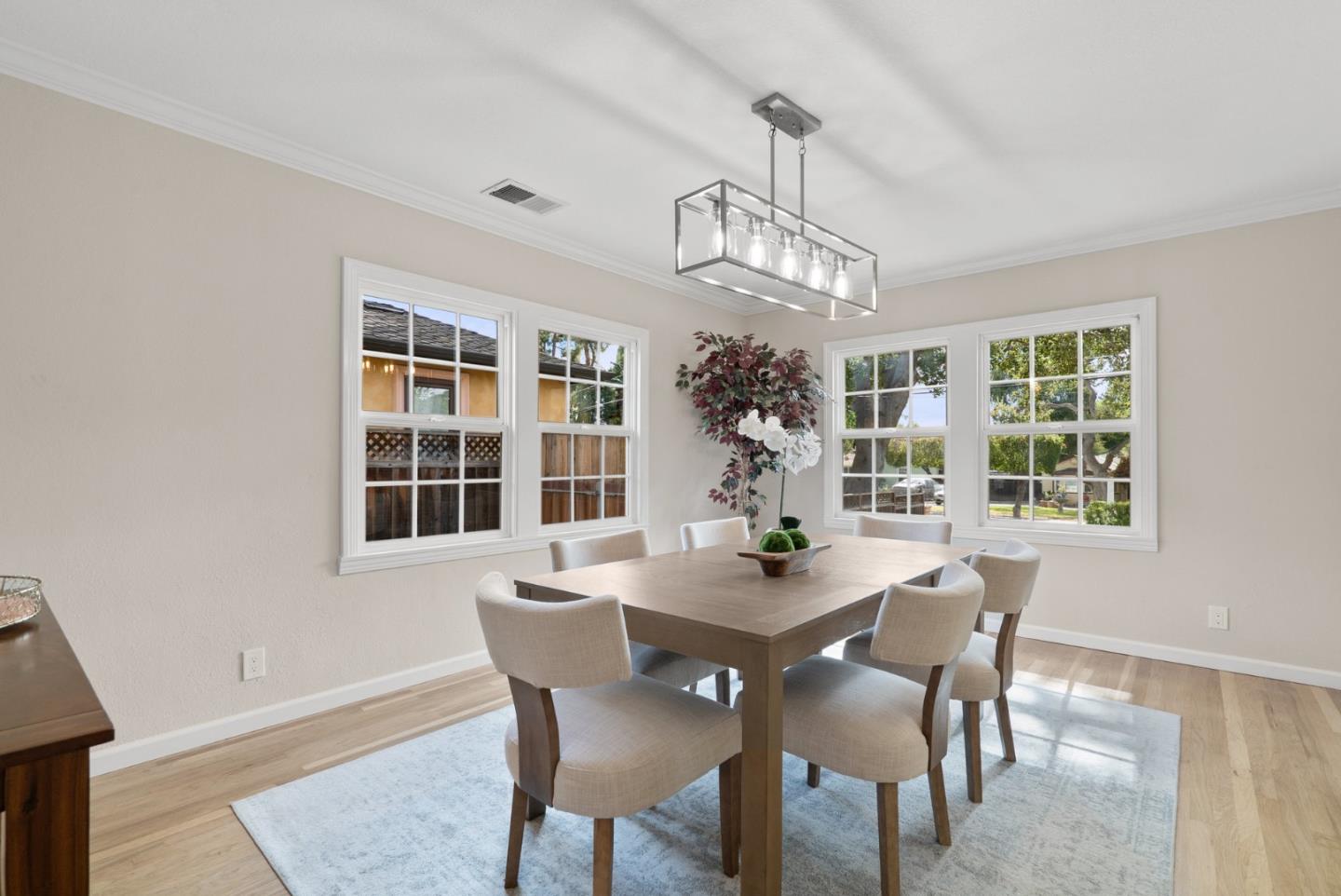 186 Mountain View Avenue