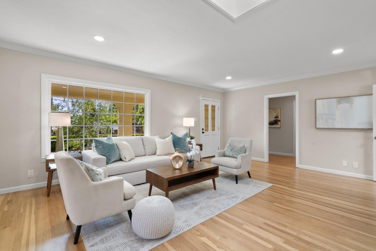 186 Mountain View Avenue