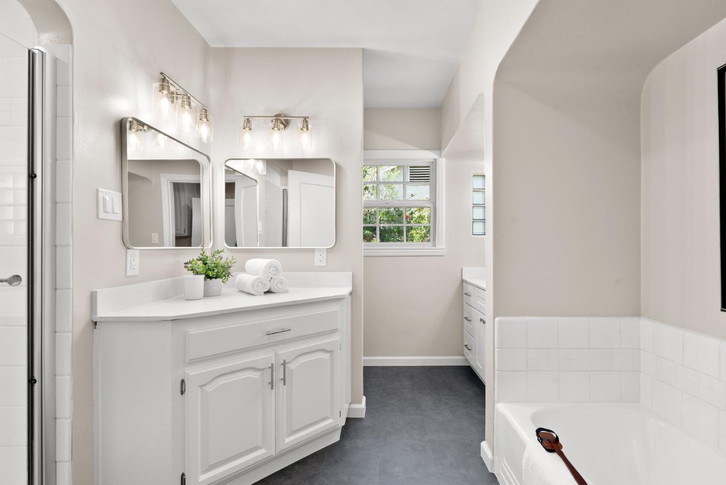 186 Mountain View Avenue