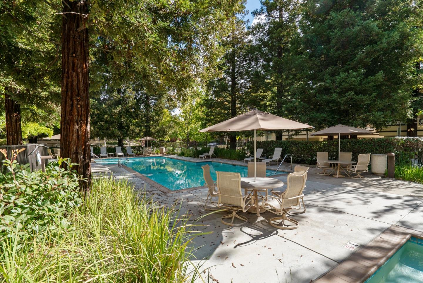 430 Galleria Drive 2