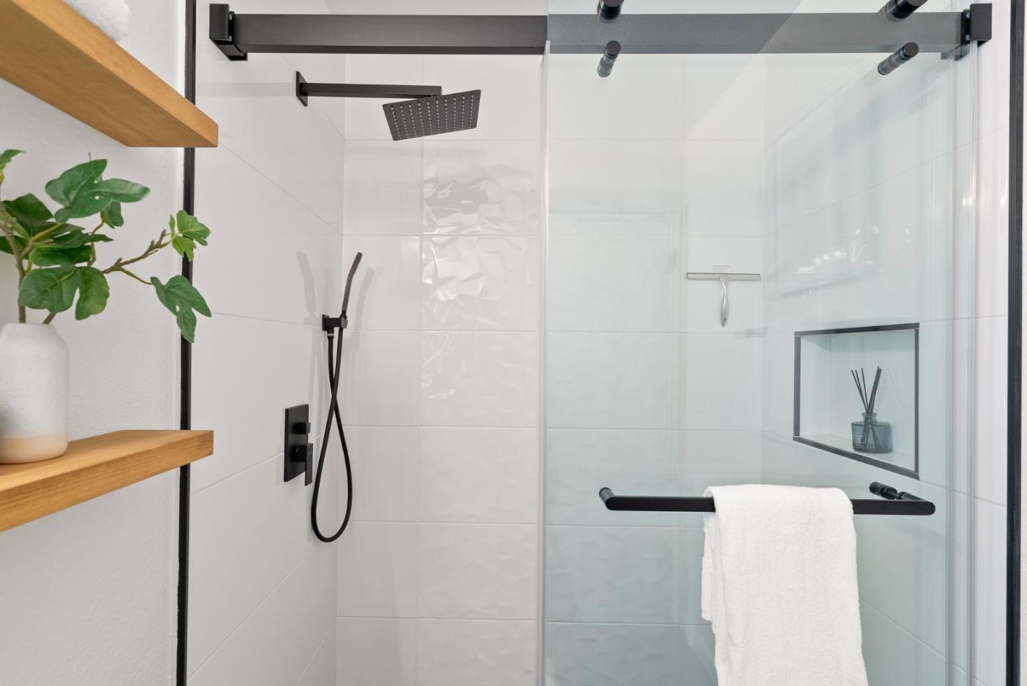 430 Galleria Drive 4