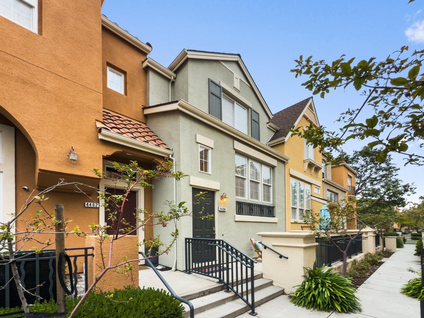 4464 Laird Circle