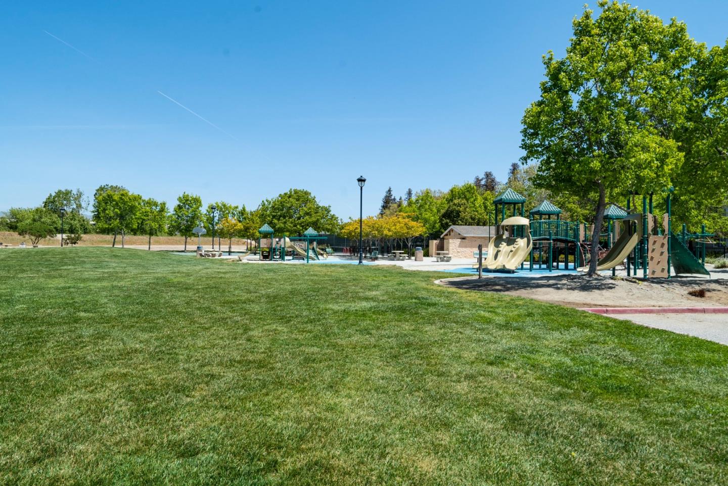 4464 Laird Circle