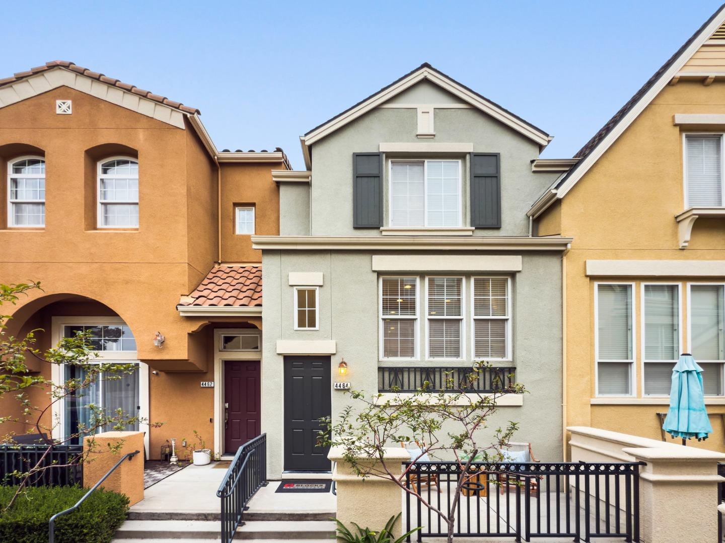 4464 Laird Circle