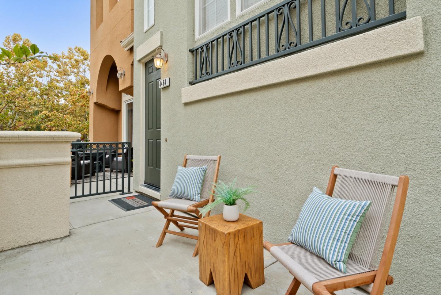 4464 Laird Circle