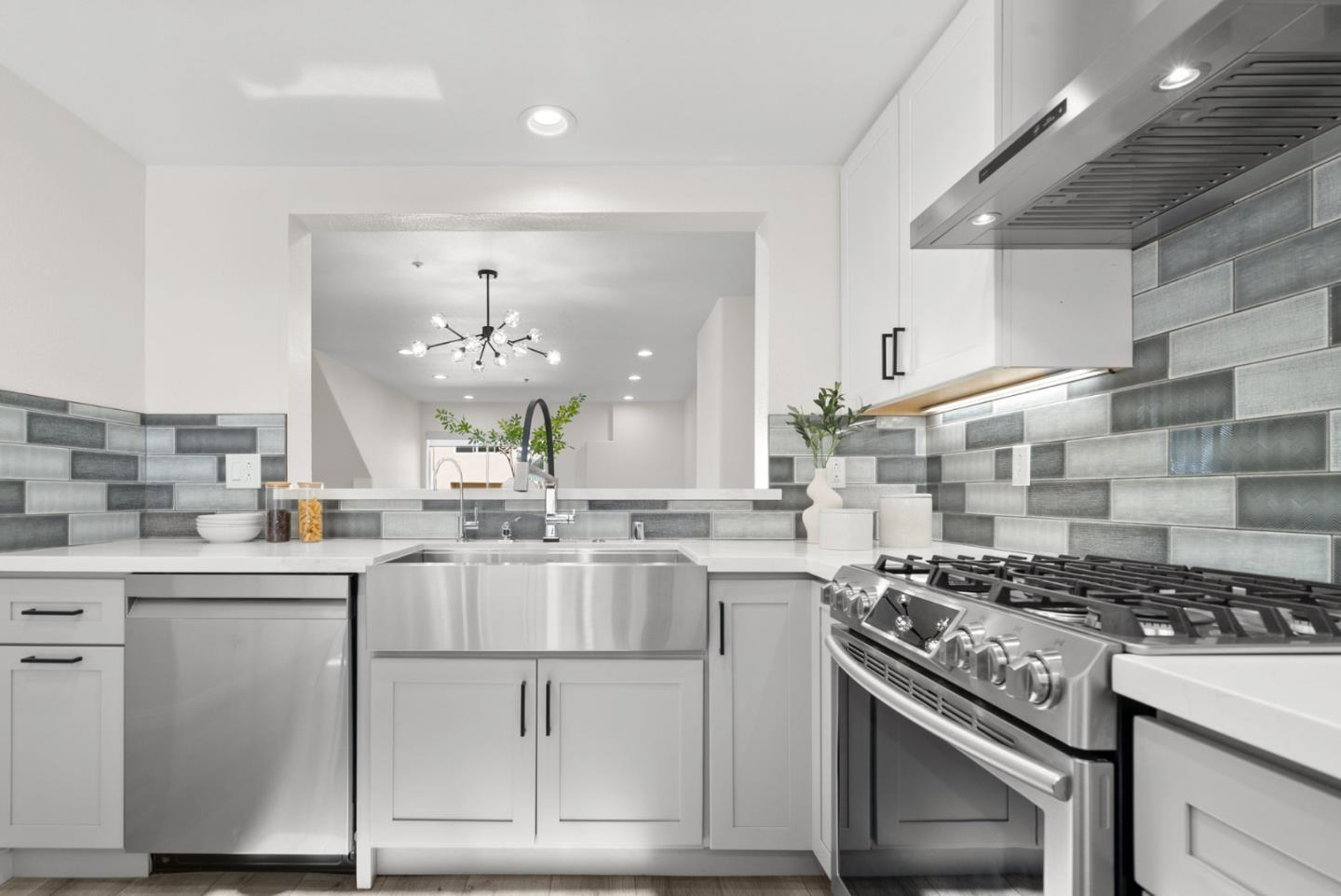 430 Galleria Drive 4