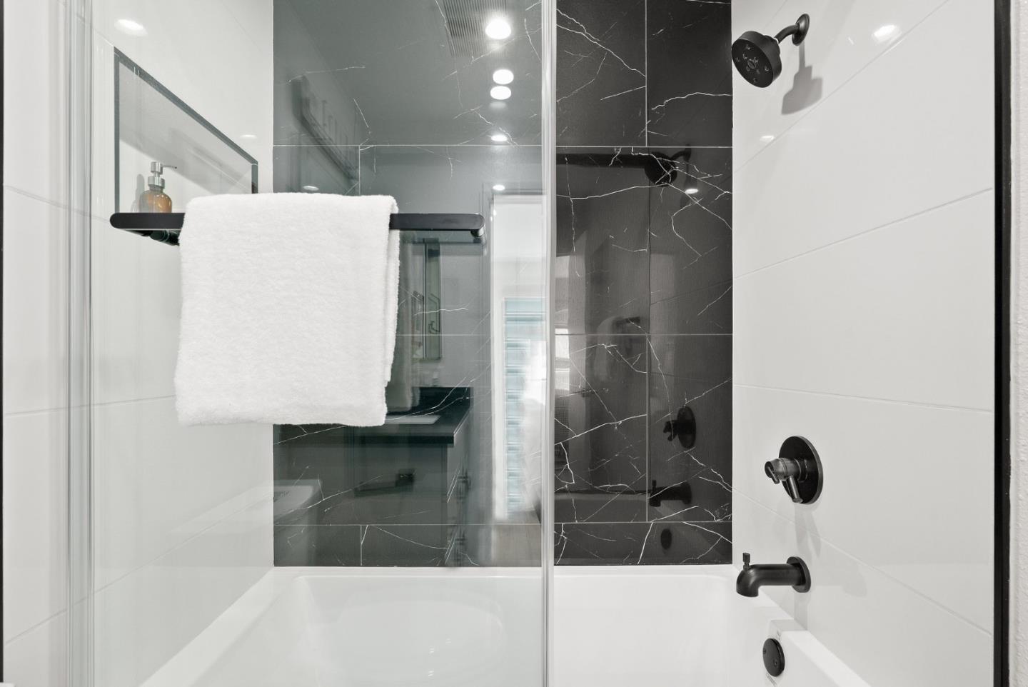 430 Galleria Drive 4