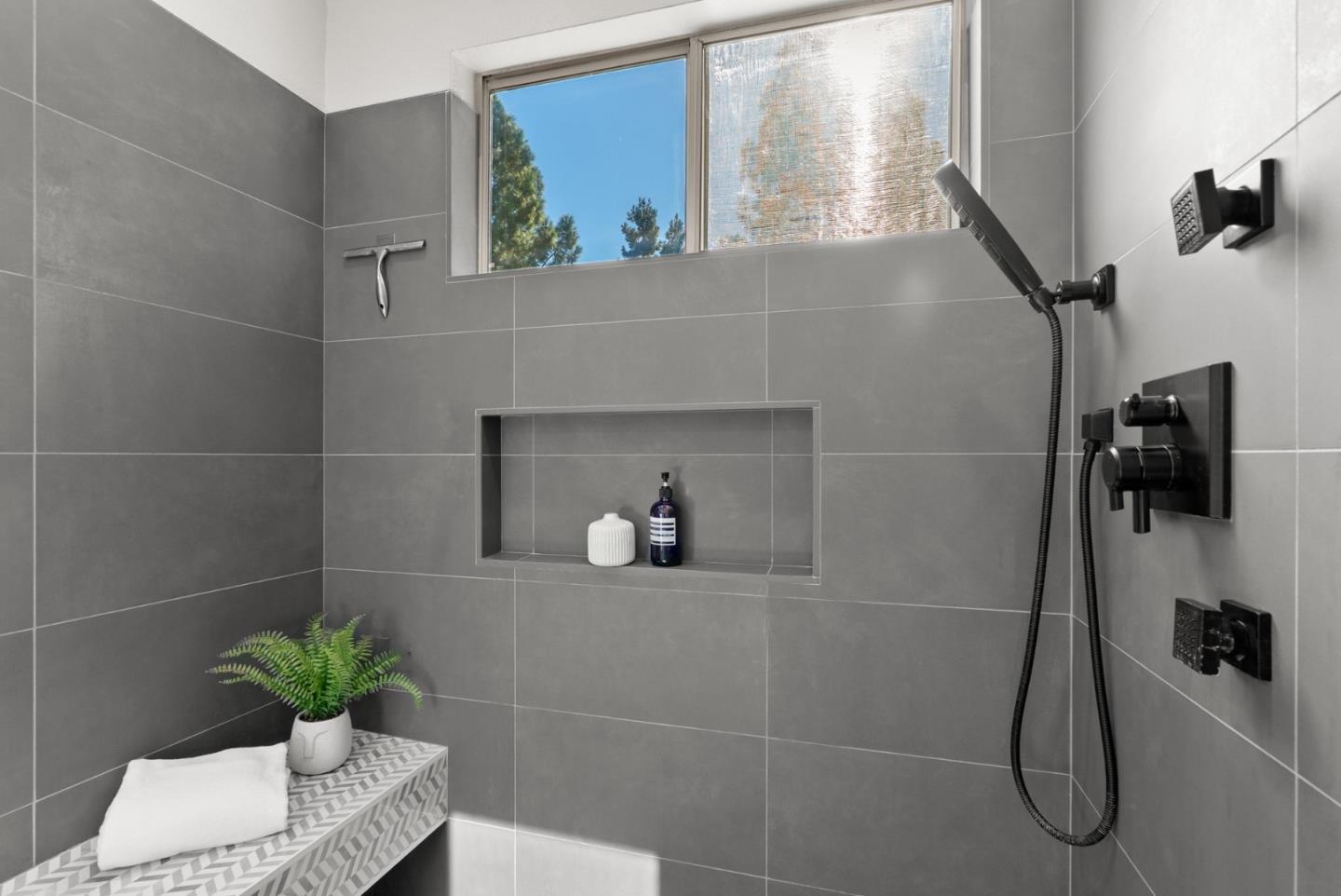 430 Galleria Drive 4