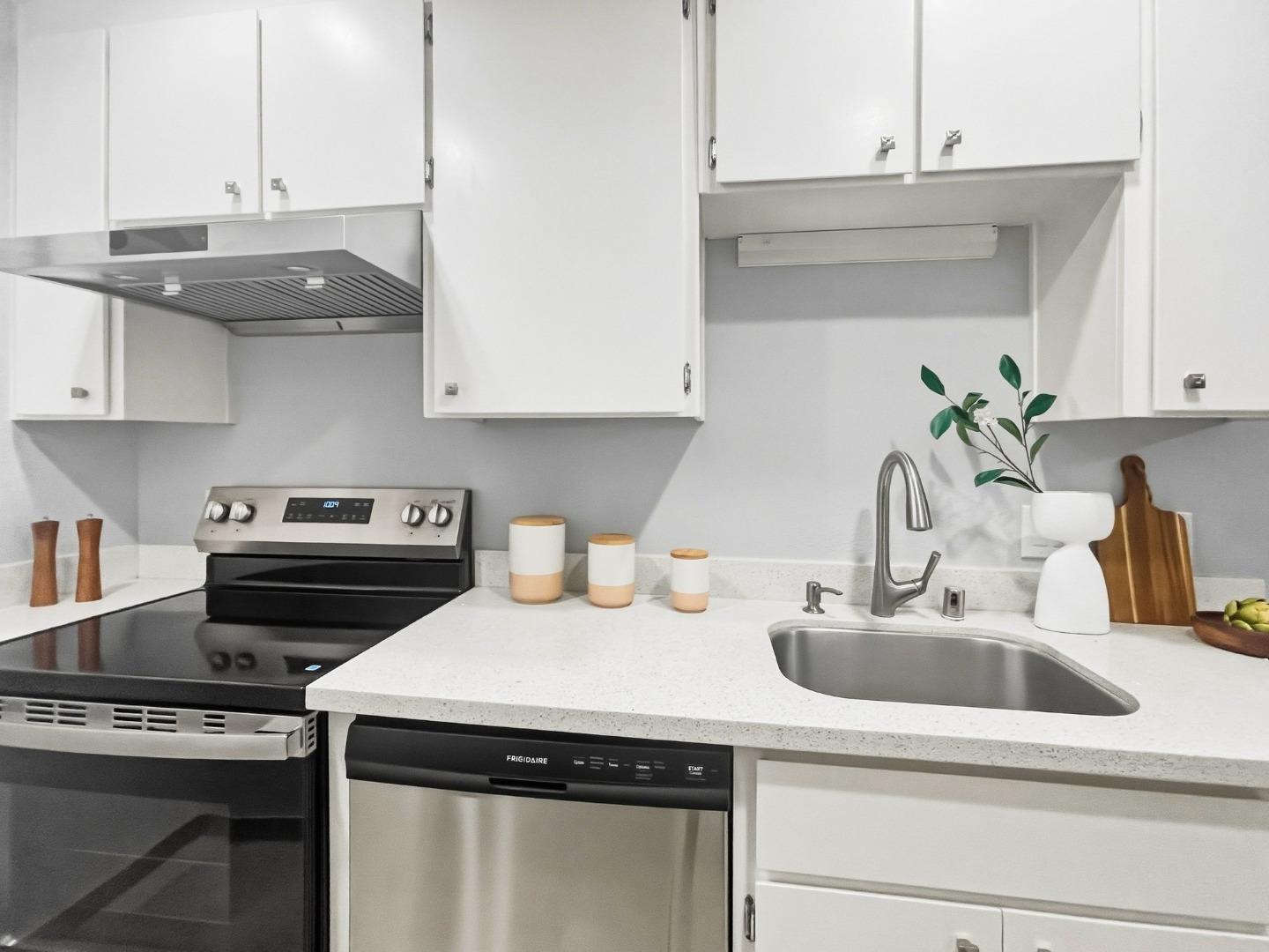 281 Tradewinds Drive 7