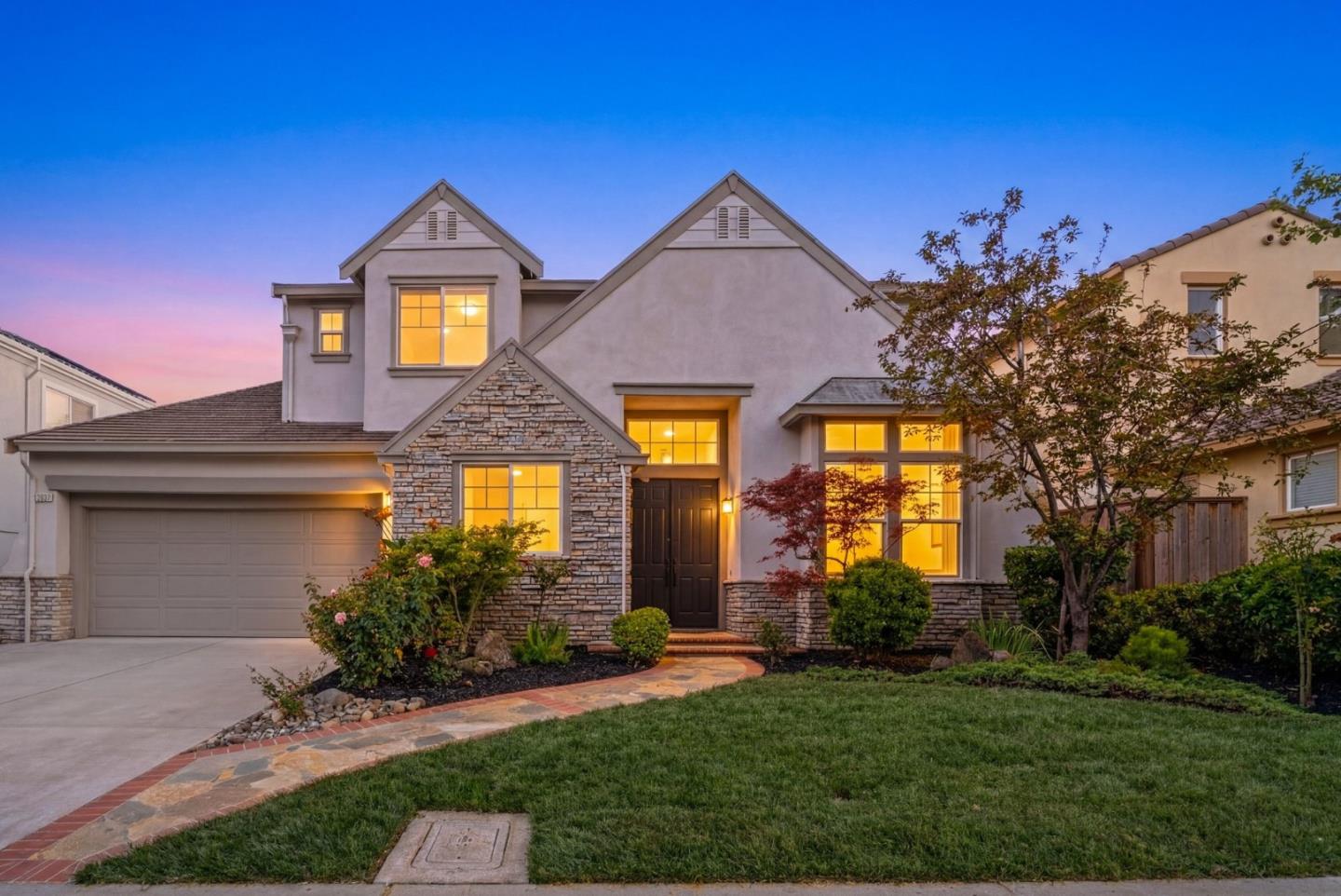 3937 Emerald Isle Lane