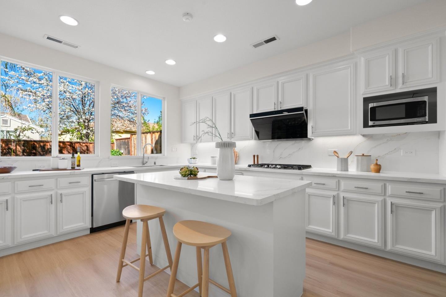 3937 Emerald Isle Lane