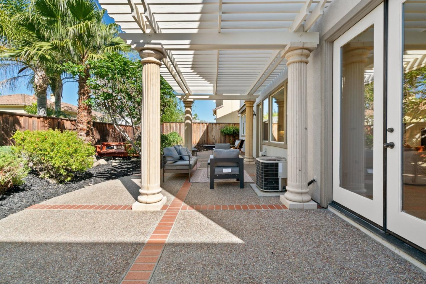 3937 Emerald Isle Lane