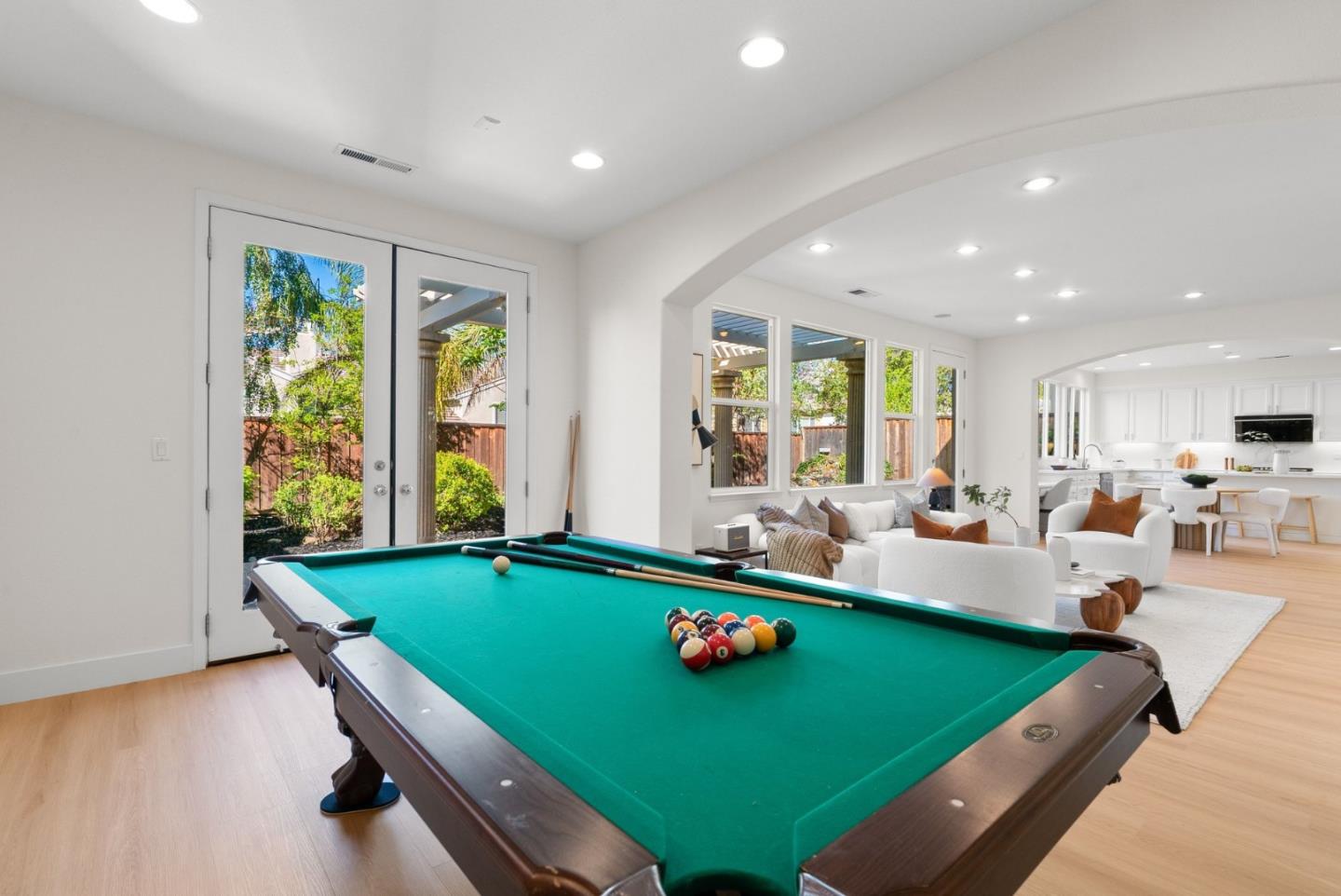 3937 Emerald Isle Lane