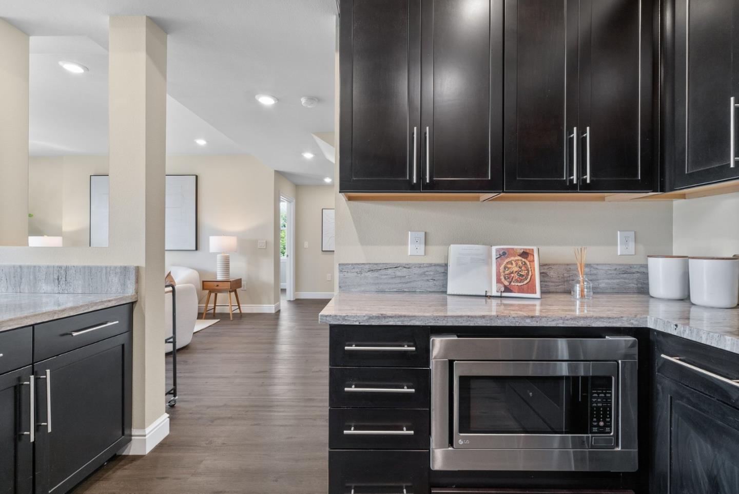 1368 El Camino Real 210