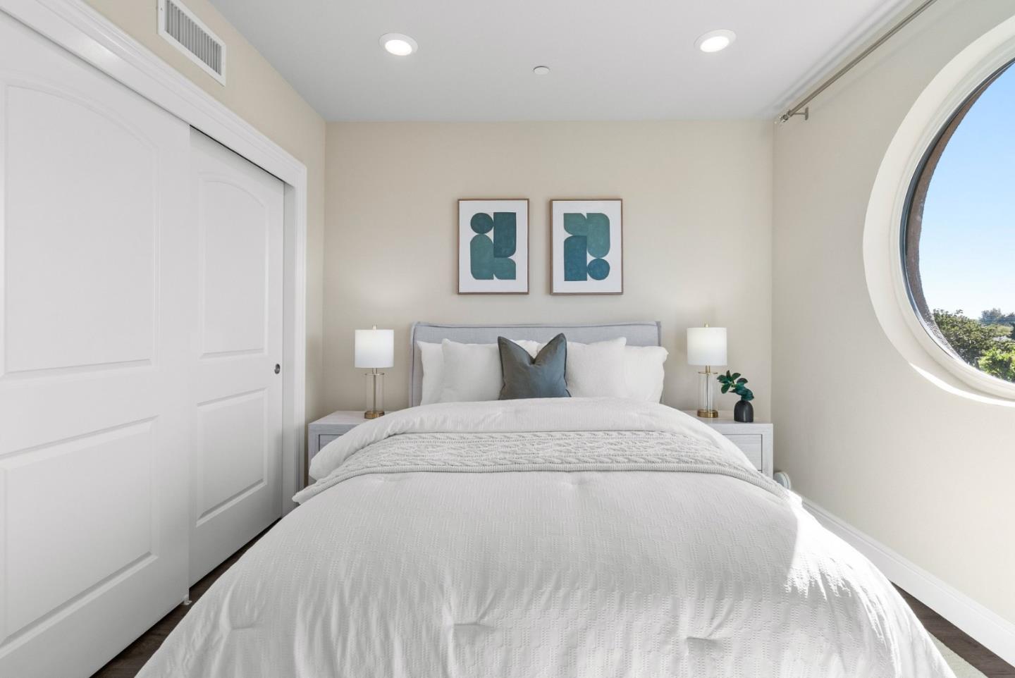 1368 El Camino Real 210