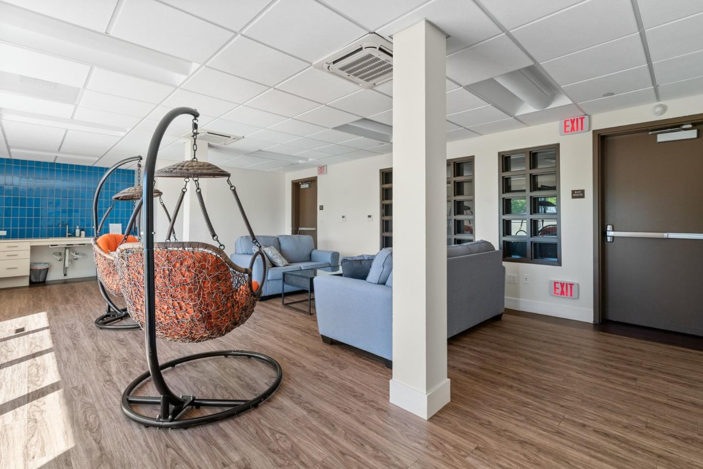 1368 El Camino Real 210