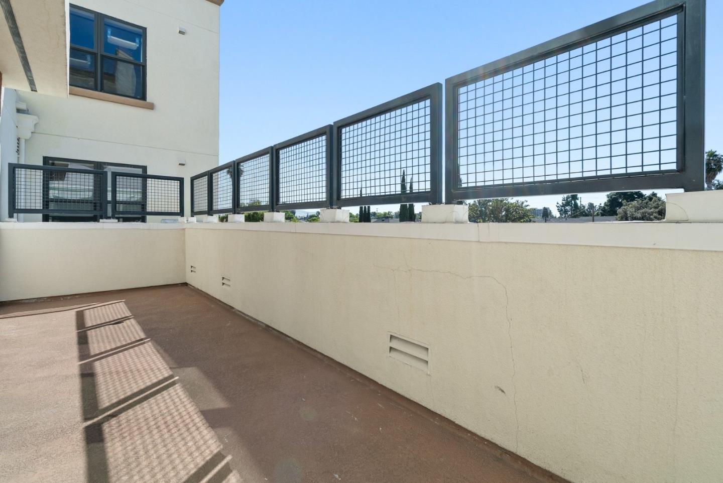 1368 El Camino Real 210