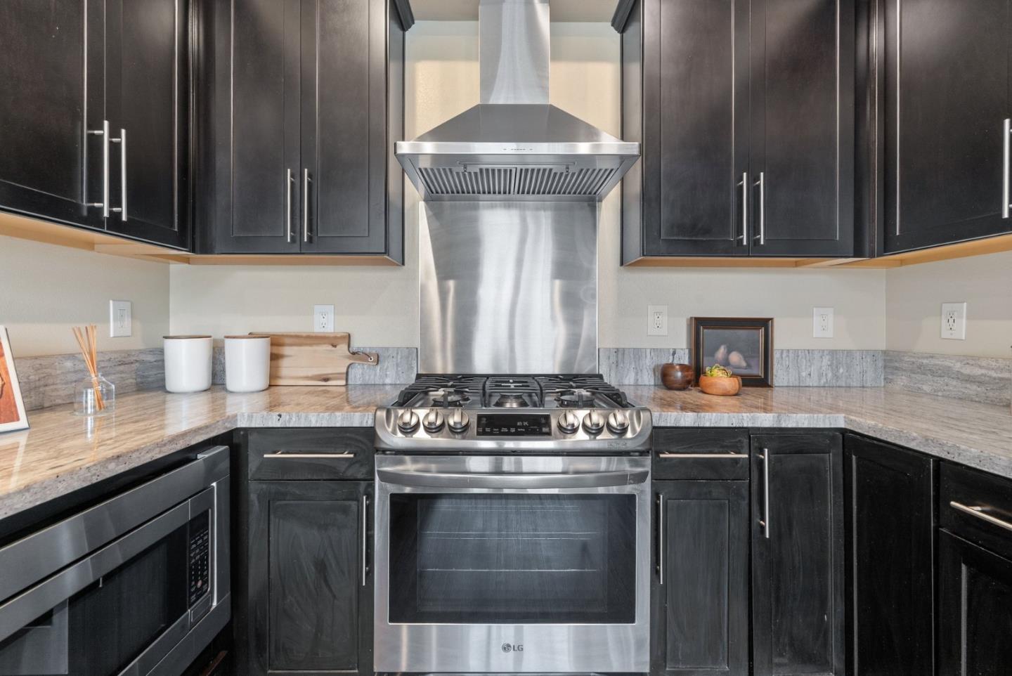 1368 El Camino Real 210