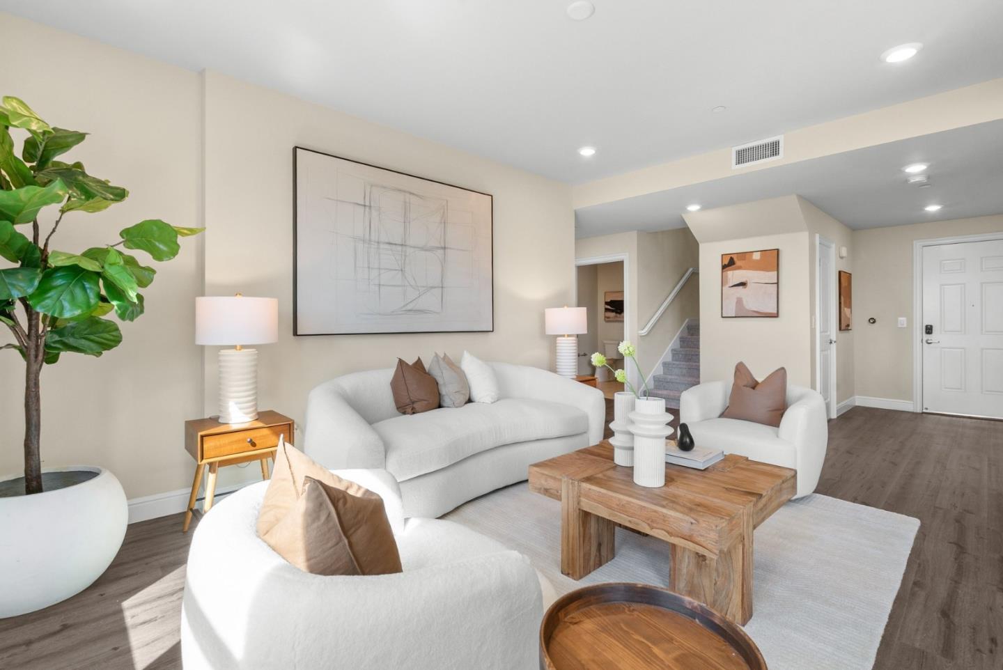 1368 El Camino Real 210