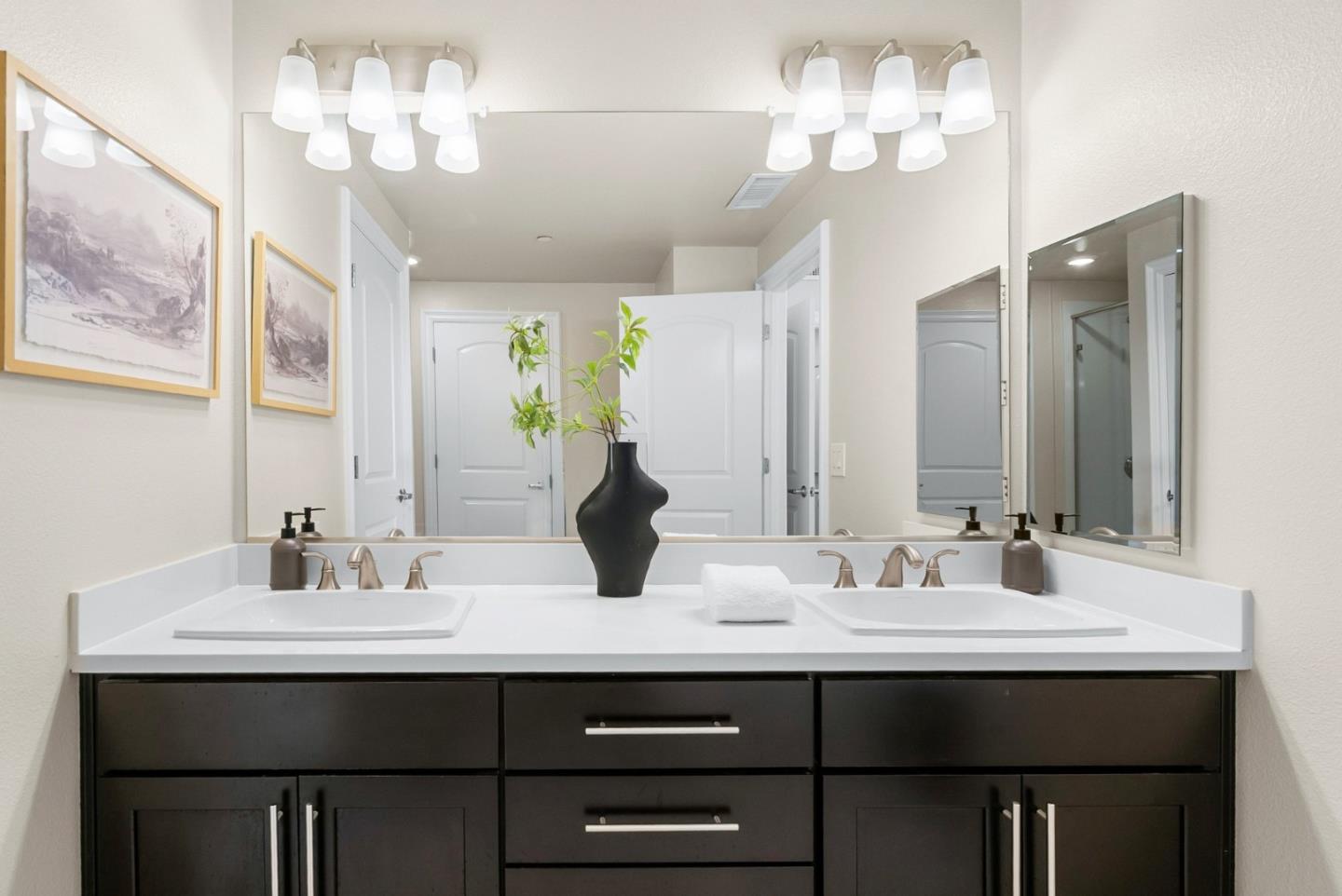 1368 El Camino Real 210