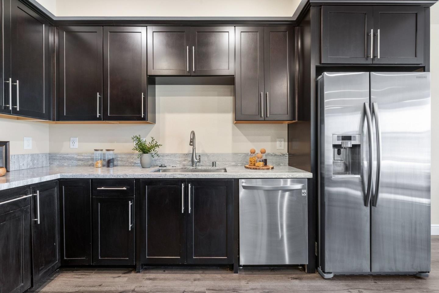 1368 El Camino Real 210