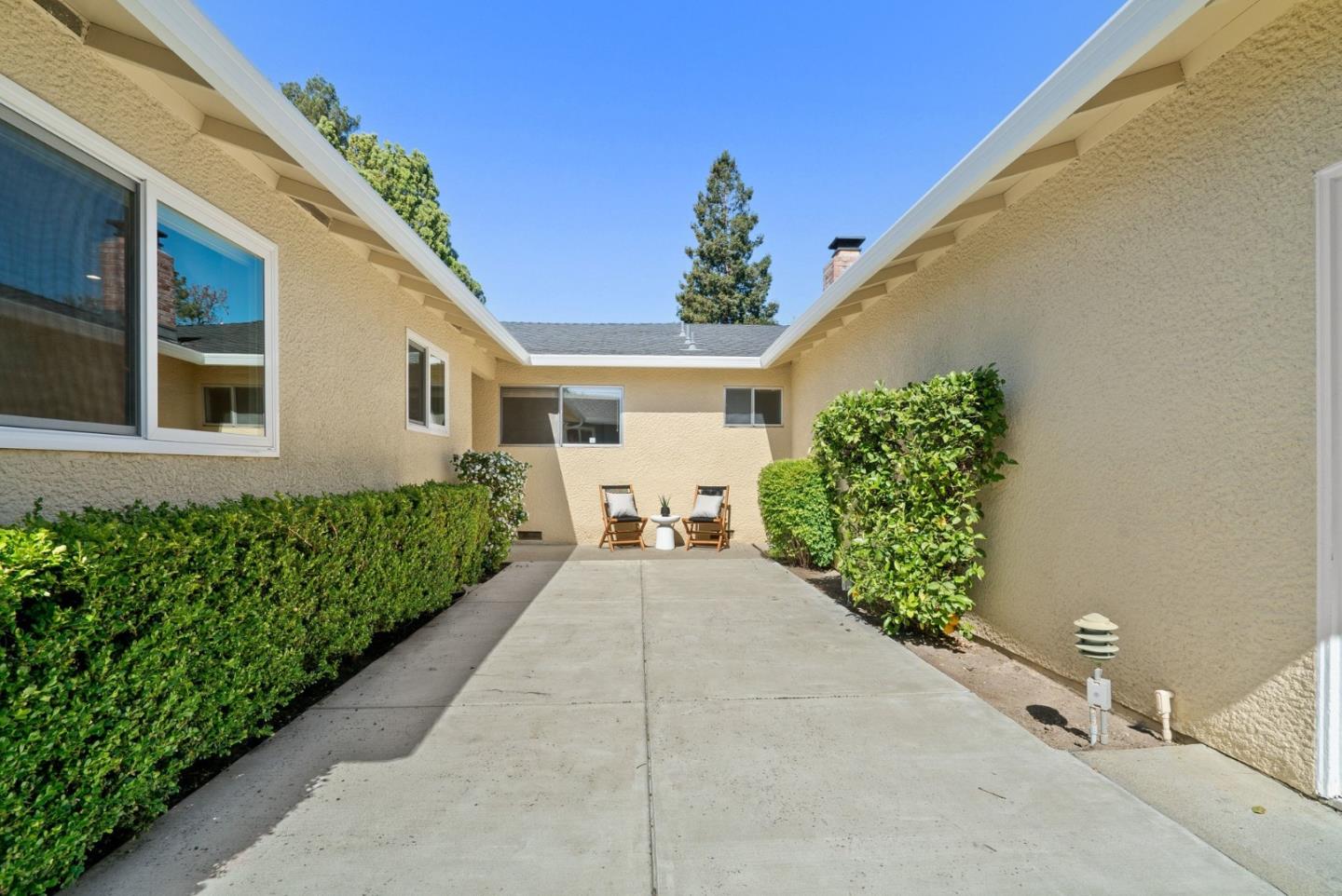 747-749 Rainbow Drive