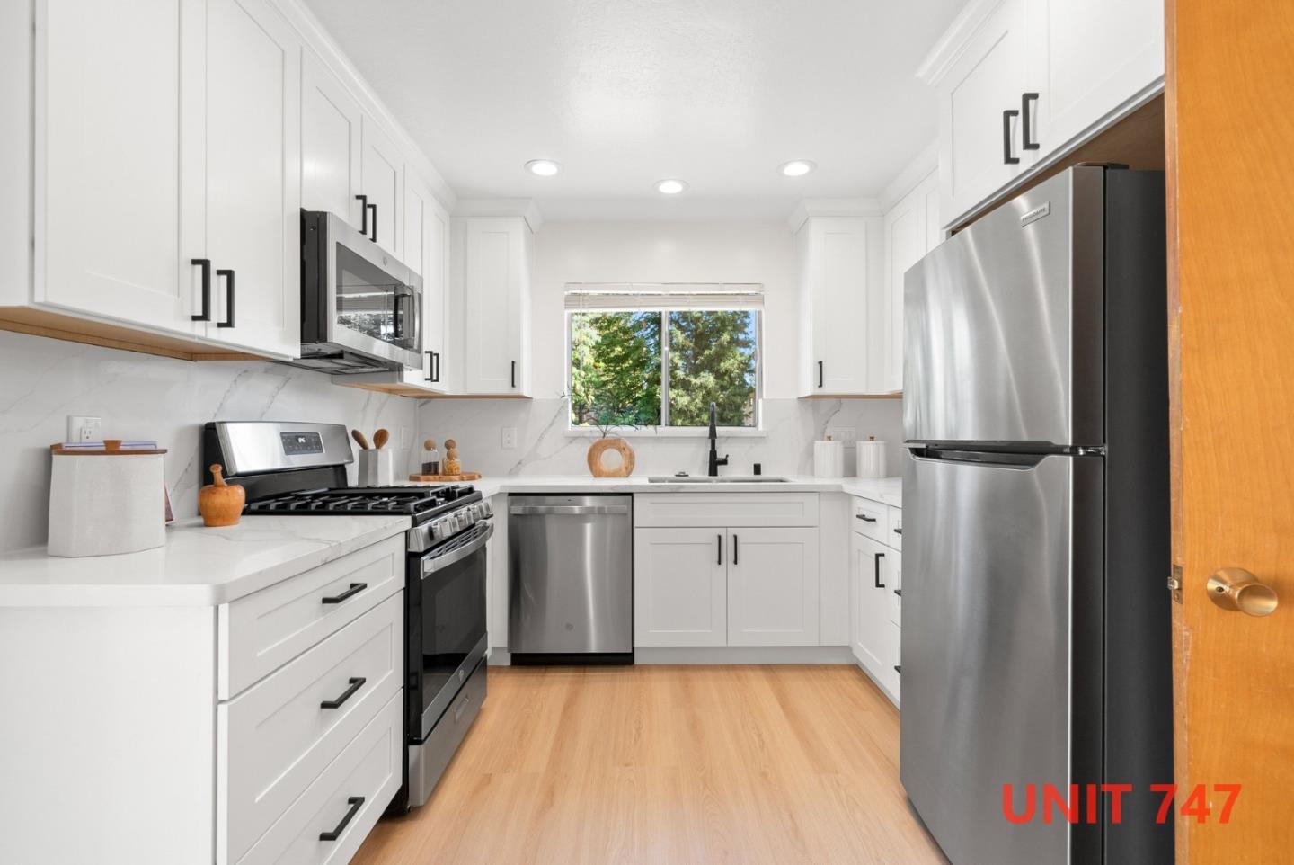 747-749 Rainbow Drive