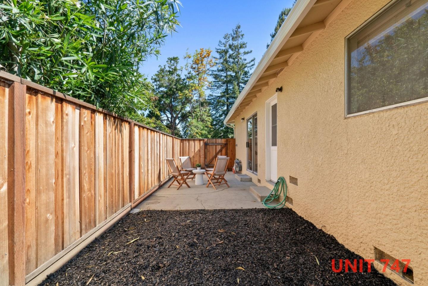 747-749 Rainbow Drive