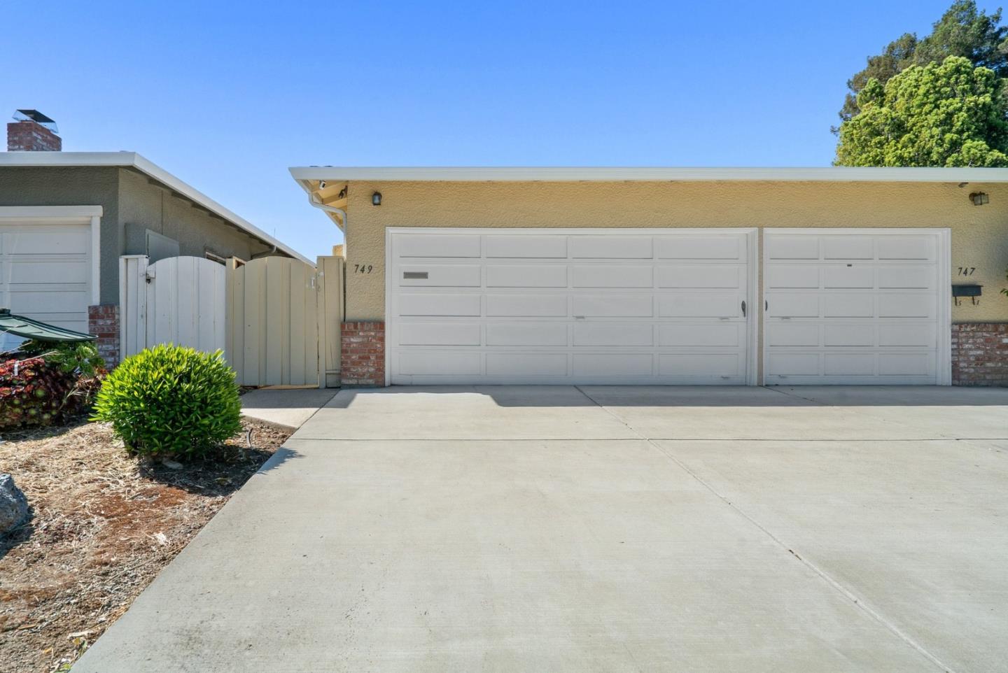 747-749 Rainbow Drive