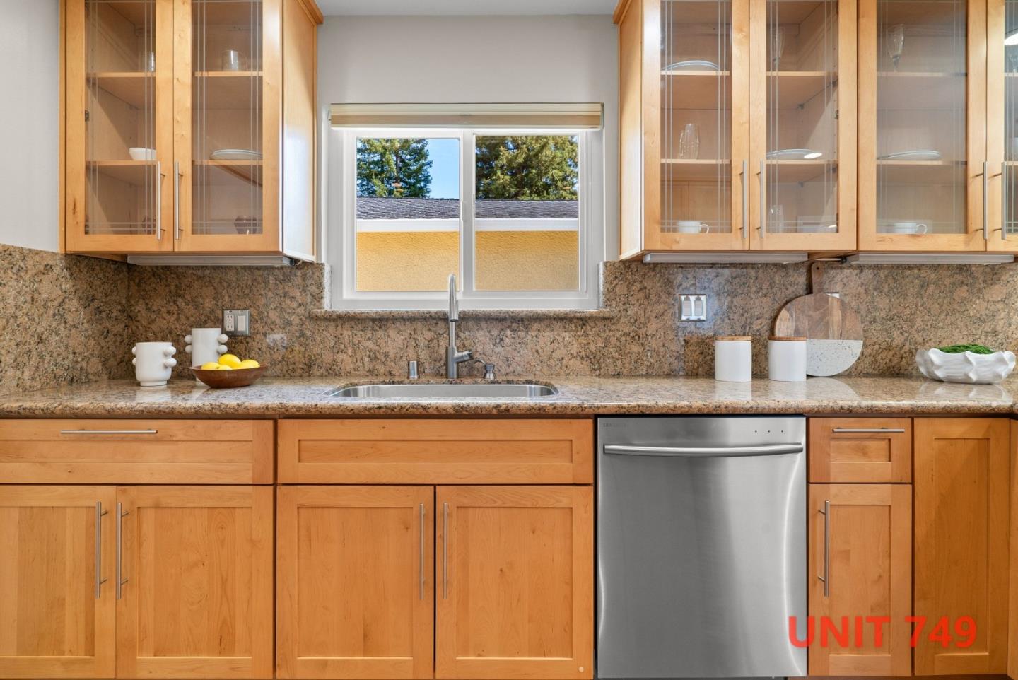 747-749 Rainbow Drive