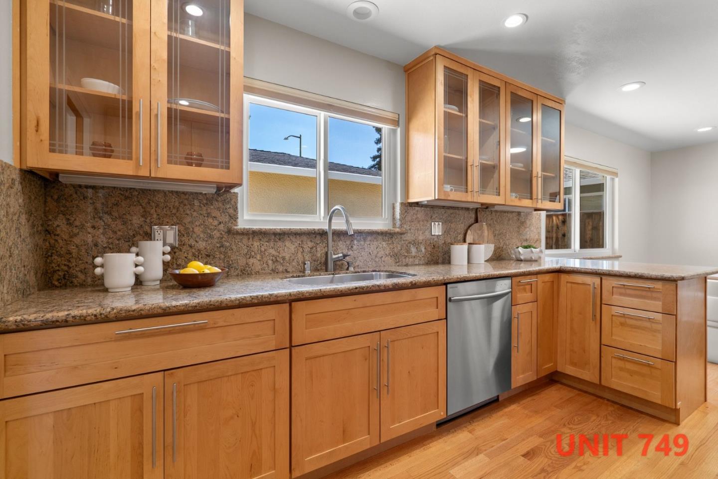 747-749 Rainbow Drive