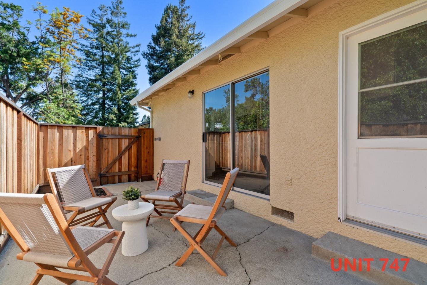 747-749 Rainbow Drive