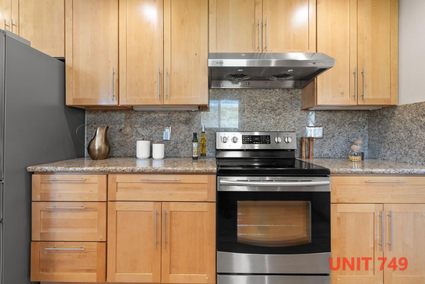 747-749 Rainbow Drive