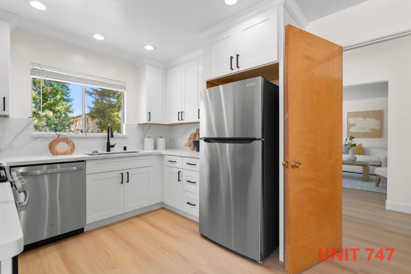 747-749 Rainbow Drive