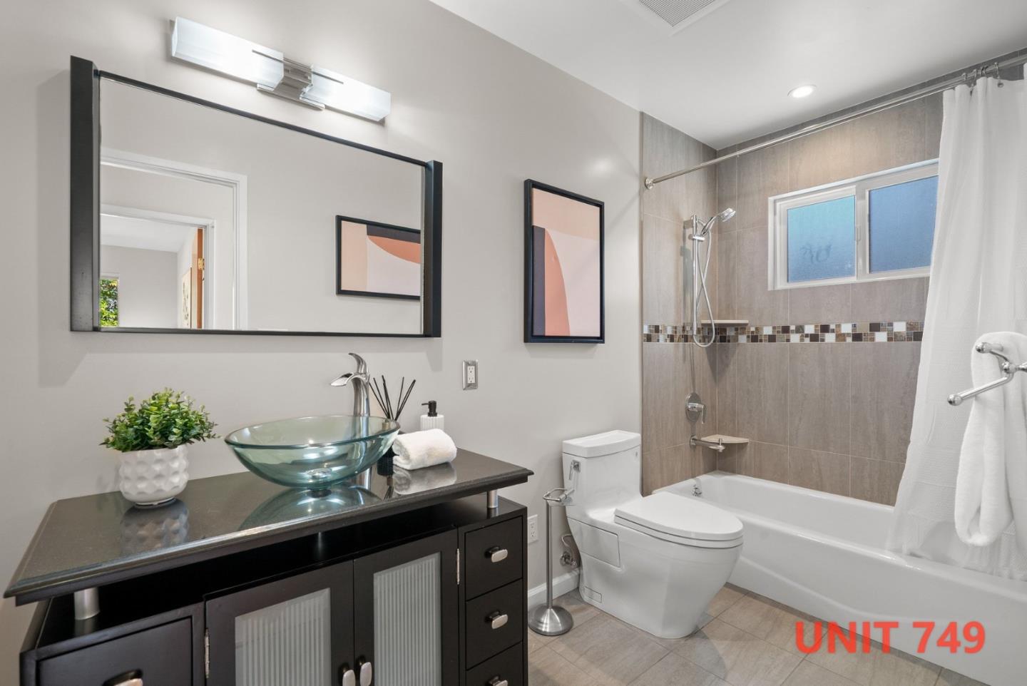 747-749 Rainbow Drive