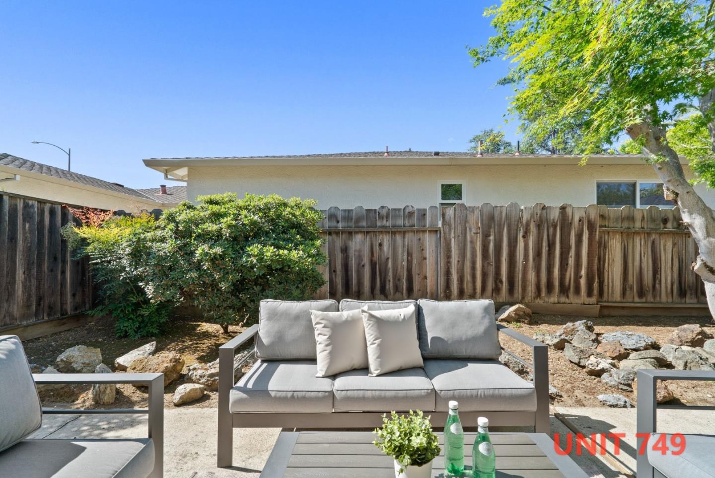 747-749 Rainbow Drive