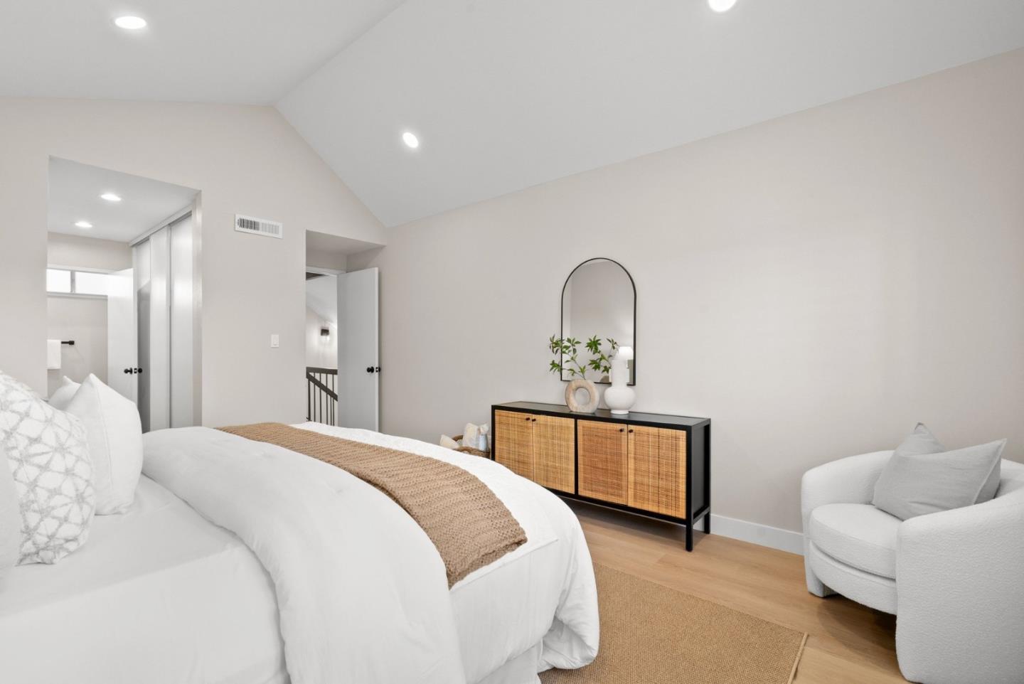 5070 Abbotford Court