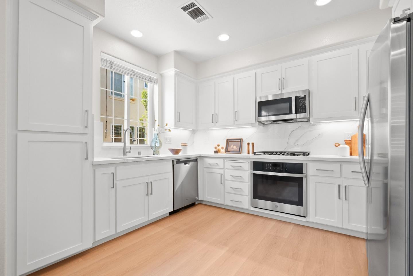 4530 Laird CIR