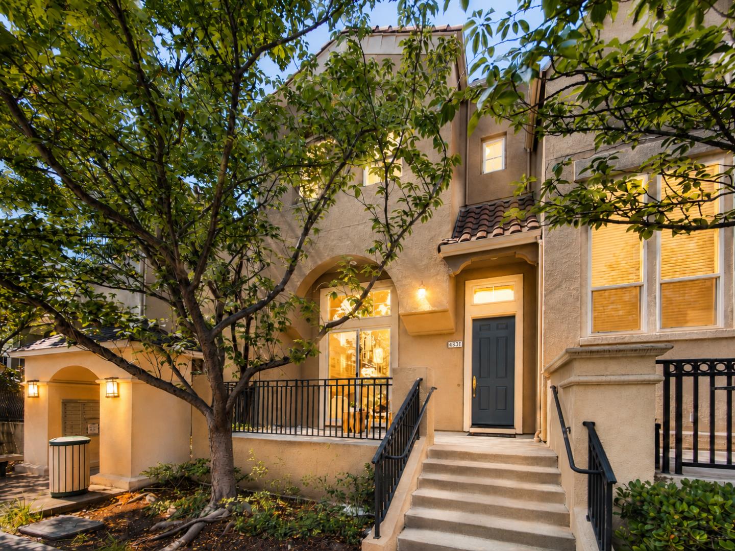 4530 Laird CIR